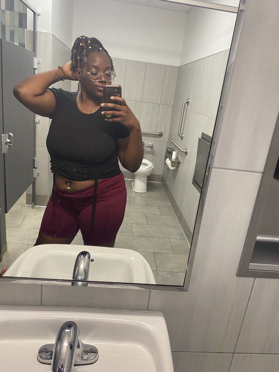 LadiiMichelle48's tweet photo. Birthday was last Monday. Happy belated Dirty 30 to me. Anybody want to send me anything ?

Cash App: $babygirl96271 https://t.co/J3v4F8GMhu