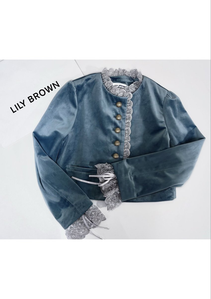 violentlover_'s tweet photo. 通販で売り切れてたLILY BROWNのジャケット、実店舗で見たら【可愛すぎ】で即決してしまった🙀🩶✨
ほんとに高級感あるし襟と袖のレースがキラキラで、神 https://t.co/JyefgxF1cX