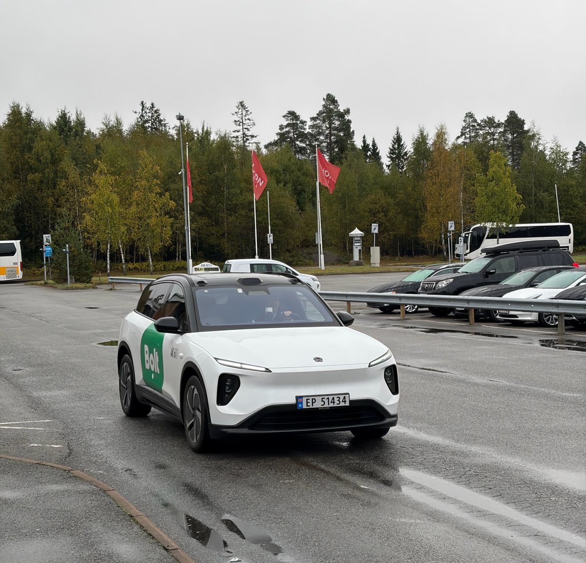 AfonsoEV_'s tweet photo. called a Bolt in Norway. a NIO EL6 appeared 🫱🏽‍🫲🏼 $NIO https://t.co/KvfTPPUl7g