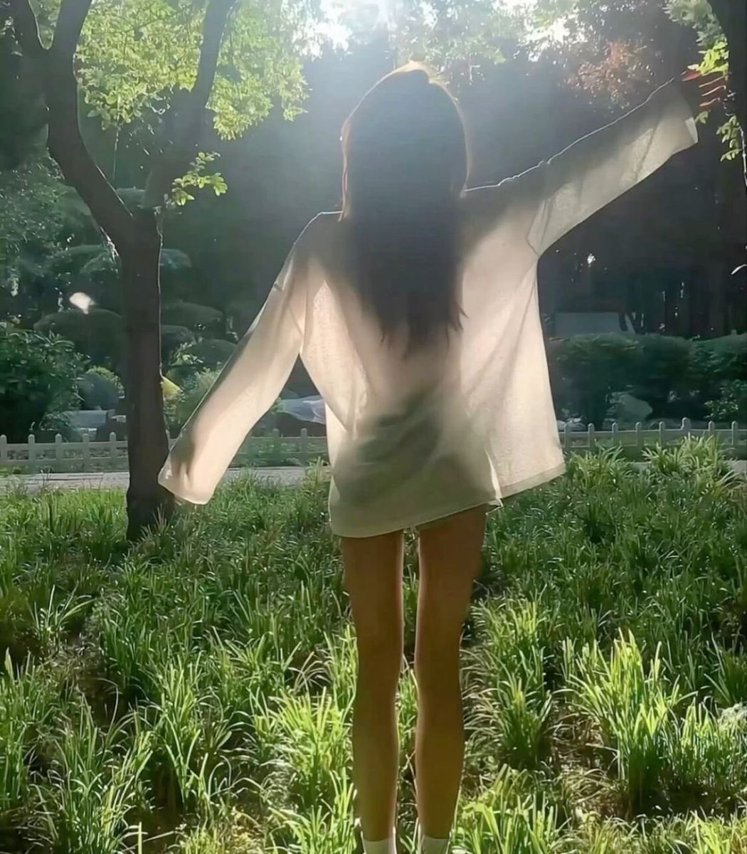 katescals_'s tweet photo. How to survive winter when youre starving (with thinspo)⋆⁺₊

A thread for edtwt 🧚

🏷️#edtwt #ricecaketwt #thinspo #foodspo https://t.co/AYHEp8Se7M