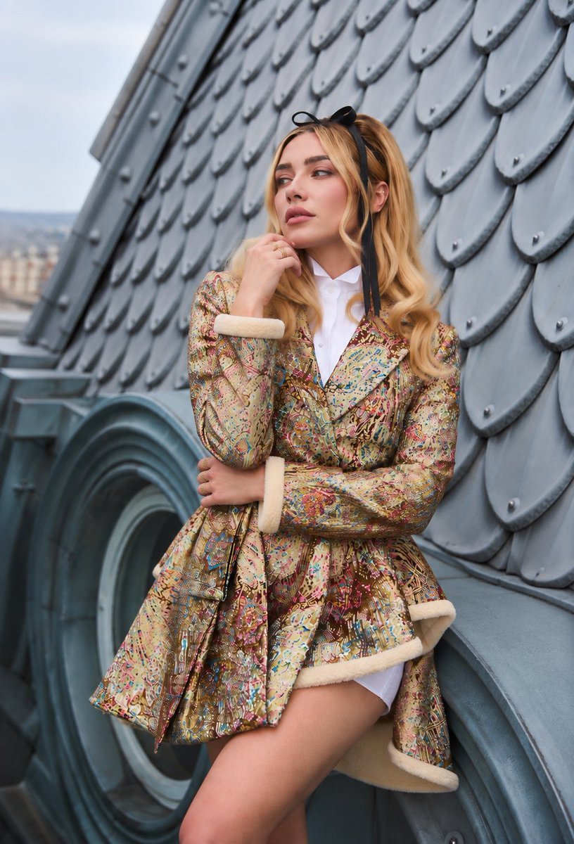 allstadoms's tweet photo. Florence Pugh. That stare deserves its own spotlight. https://t.co/8HYF2v2UcS