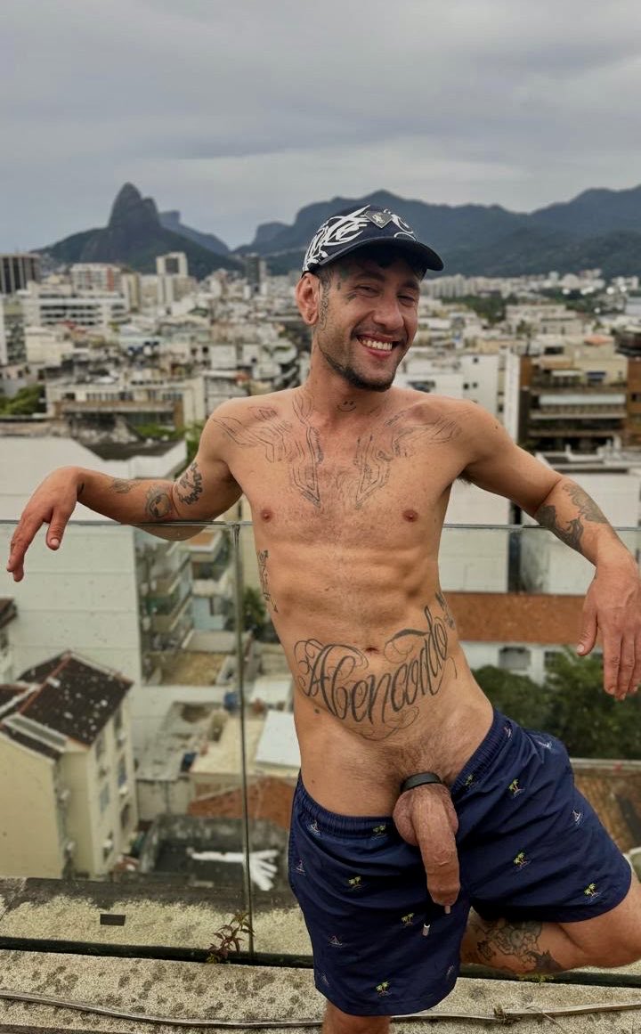 MillerXtiksp's tweet photo. São Paulo fornece o tamanho 🍆,  O Rio fornece o cenário. 🥵👌🏻 https://t.co/WVvy75Equj