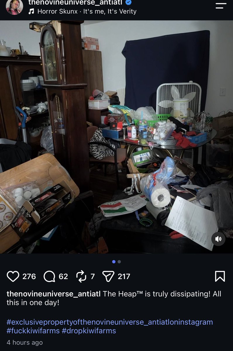 NovineLeaks's tweet photo. I look at this and I can’t tell if this is before or after he cleaned. He’s also been cleaning the house at his own pace for nearly over a year now, I know nova isn’t the fastest but this is just taking the piss now. Personally think his aunt told him to clean. https://t.co/lSNsdYp0lQ