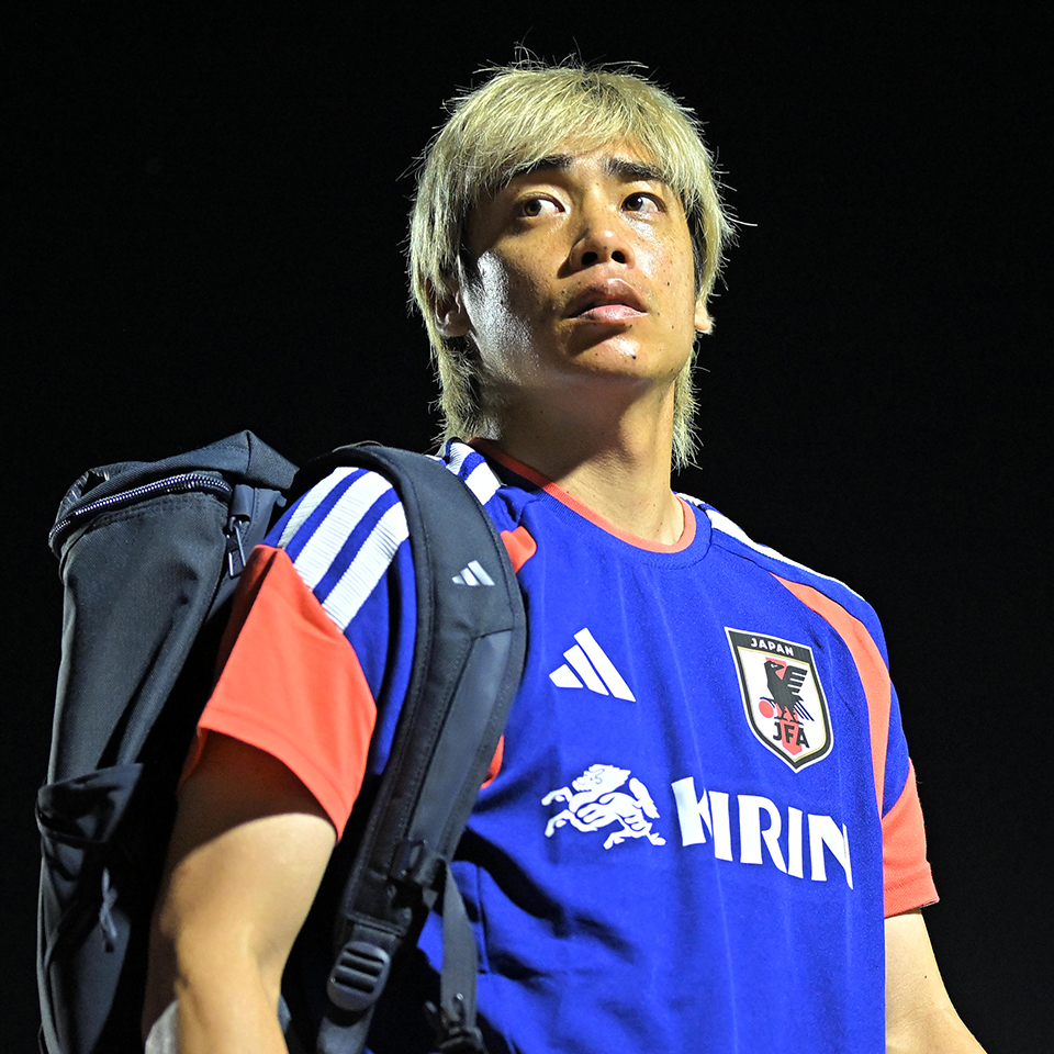 weeklysd's tweet photo. 🇯🇵 #サッカー日本代表 🇯🇵
４年後は37歳…それでも最年長33歳の伊東純也が第３次森保体制にもたらす「代えの利かない価値」とは？【日本代表】

https://t.co/5F5q0qUhZd https://t.co/FMHnXjBmQX
