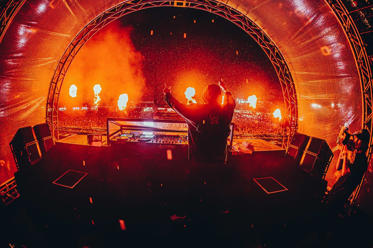 AlanWalkerJP_'s tweet photo. ULTRA JAPAN 2026 🇯🇵
ライブ写真を公開！📸

Alan Walkerの熱狂のステージをお届け🔥

#AlanWalker #アラン・ウォーカー https://t.co/BnGZnNP6rF