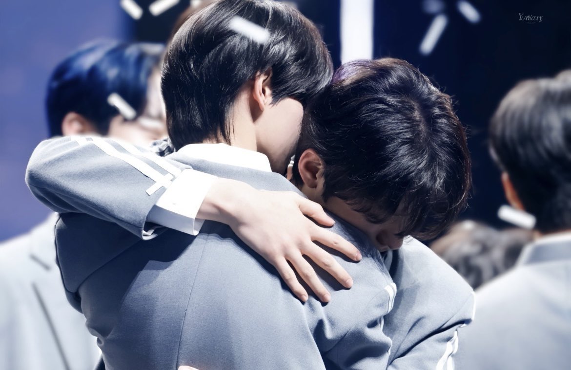 33eeez's tweet photo. D-1 https://t.co/5DCXbmBRLy