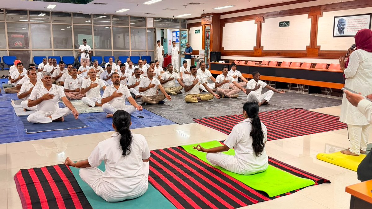 CISFAirport's tweet photo. Embracing Ayurveda, Nurturing Well-Being.

The 11th National Ayurveda Day was observed at various CISF Airport Units with sessions aimed at creating awareness among CISF personnel about the benefits of Ayurveda and promoting healthy lifestyle practices.

The sessions highlighted the preventive and holistic approach of Ayurveda and its role in maintaining physical and mental well-being. Medical consultations and other health-related services were also provided, along with the distribution of Ayurvedic medicines.

CISF Airport Sector continues to encourage healthy living and holistic well-being among its personnel through such initiatives.

#CISF #NationalAyurvedaDay #Ayurveda #HealthyLifestyle #Wellness
@moayush 
@CISFHQrs