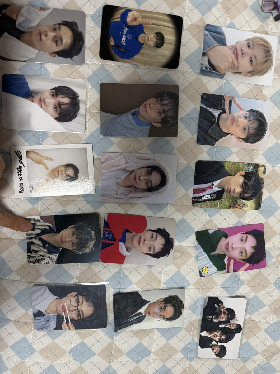 gugi_227's tweet photo. 루시 LUCY 상엽 최상엽 예찬 신예찬 조원상 원상 
신광일 광일 

루시 포카 일괄 판매 합니다 
탈덕처분이라 웬만한 가격 다 받습니다 (제시 
디엠, 옾챗 주세요

https://t.co/BA8HwdqDlv https://t.co/pZEBwbqg4j