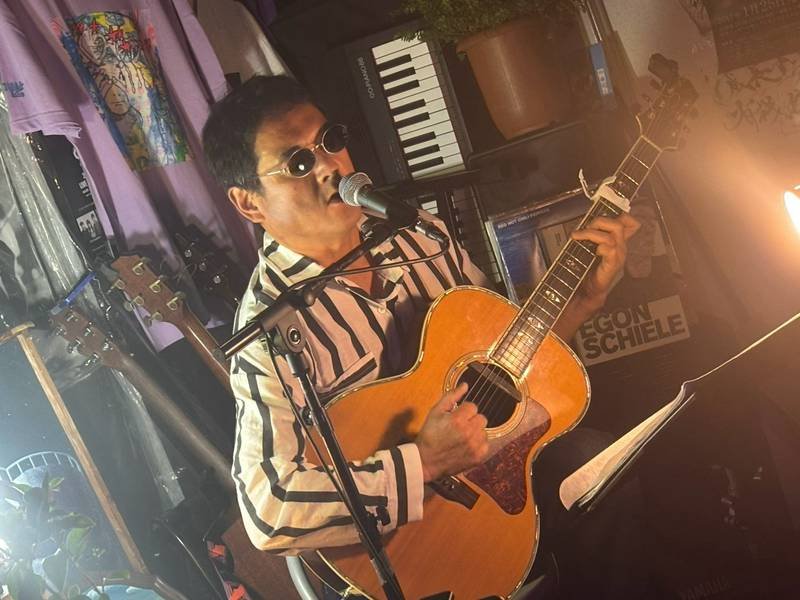 narusekouichi's tweet photo. 9月23日アトリエペガサス(カバーイベント)セットリスト。1、主婦のブルース(高石友也)。2、少年の詩(ザブルーハーツ)。3、三番目に大事なもの(RC
サクセション)。4、愛の狩人(平田満)。5、カラーゲ(ザピーズ)。6、アパート(スピッツ)。 https://t.co/IXEOlUCXOs