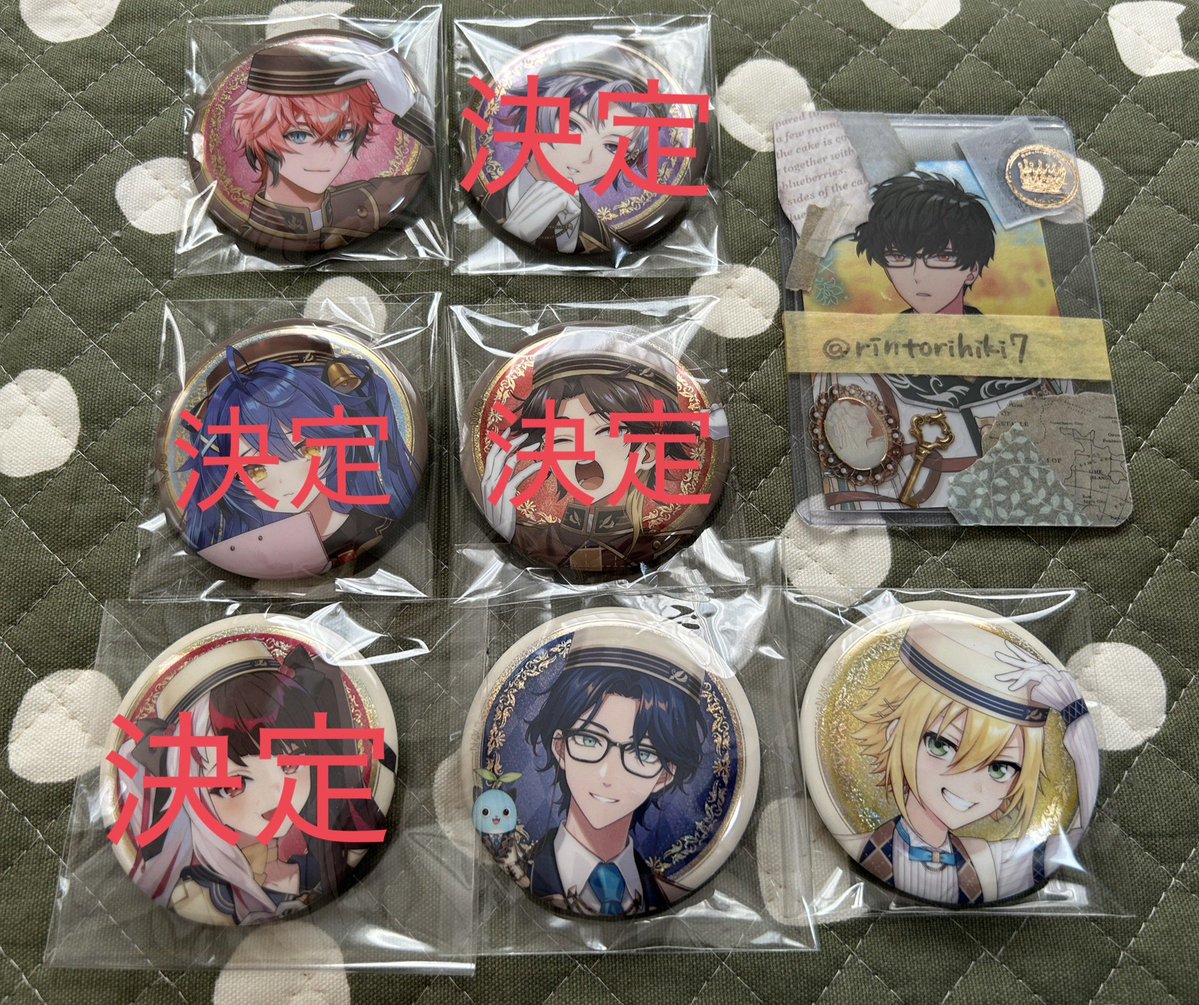 rintorihiki7's tweet photo. 【交換】にじさんじ　ビスケット　缶バッチ

譲→画像1
求→画像2、3(⭐️🔵＞🔵)各1

まとめての交換優先
郵送、大阪市内手渡し https://t.co/kR36mV7ulJ