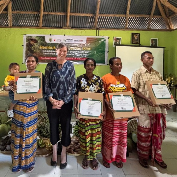 CanEmbIndonesia's tweet photo. On Indonesia’s National Farmers’ Day, we salute East Nusatenggara farmers building resilience through #Land4Lives. After 5 years of support, sustainable change is taking root with farmers embracing climate-smart farming and ready to champion these practices in their communities. https://t.co/YW2FMevAuM
