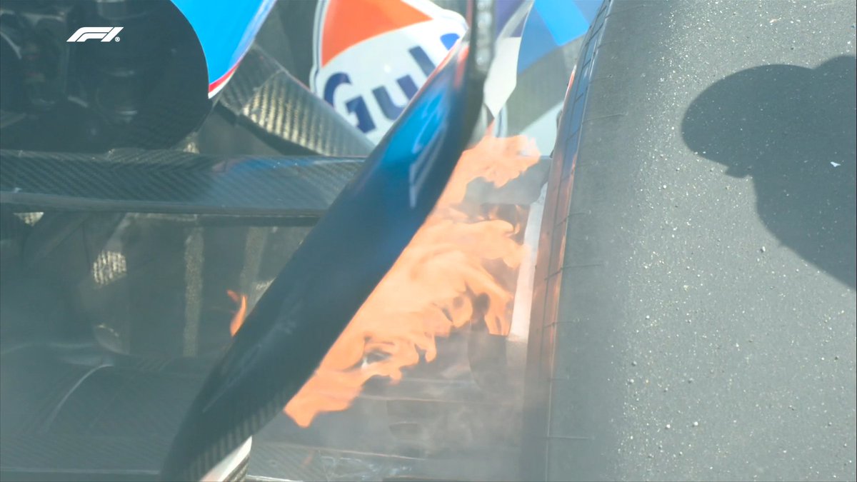 F1's tweet photo. Carlos Sainz's rear brakes 🔥

He's back in the pits and Williams are investigating 🔎

#F1 #AzerbaijanGP https://t.co/RV5uuENcsC