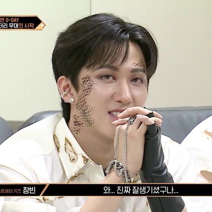 hynybnny's tweet photo. “i’ll never get over him”

“your ex?”

“no, kingdom changbin..” https://t.co/3XbQ3MBV5b