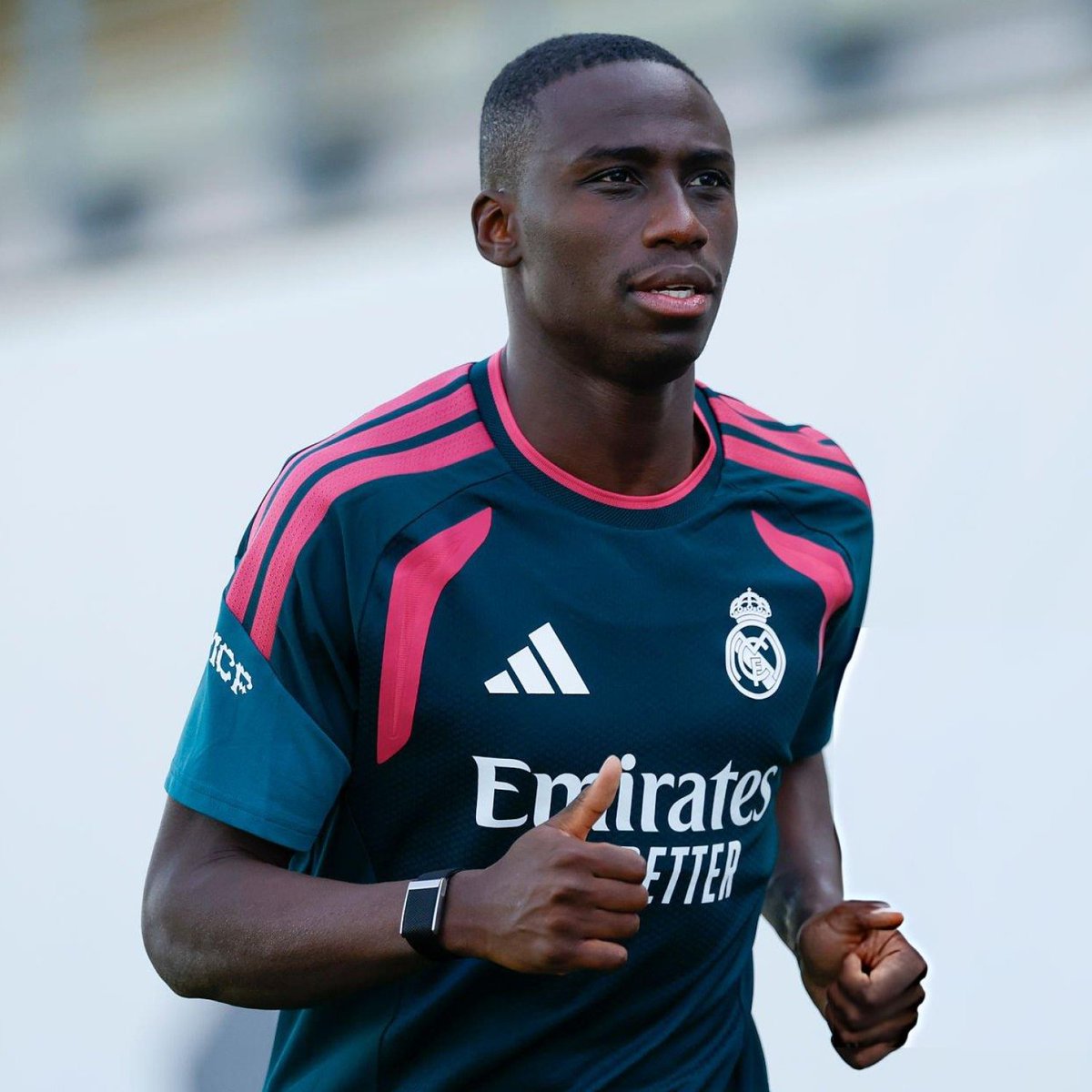 MadridXtra's tweet photo. 🚨 JUST IN: Ferland Mendy's return is CLOSE.

He's in the final stages of his recovery. @diarioas https://t.co/gnZvX1zPX8