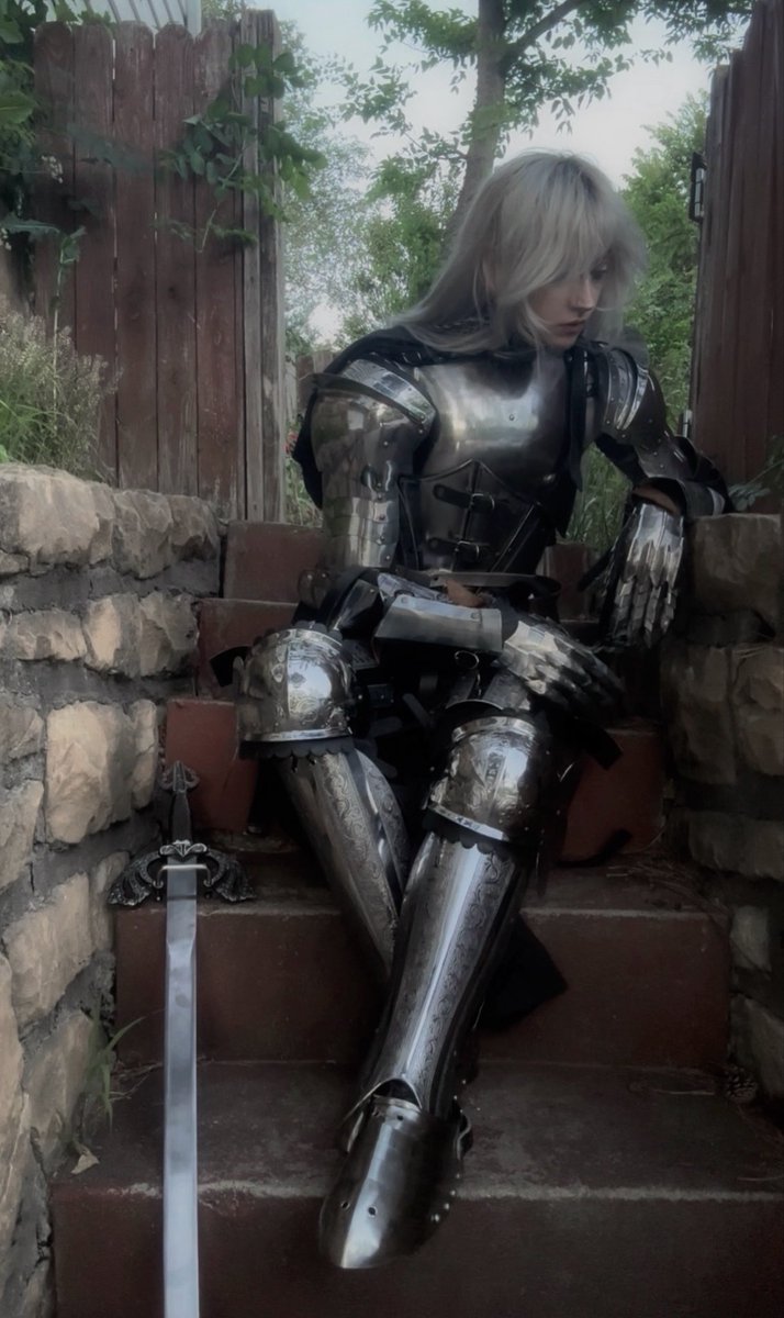 Styrlingelf's tweet photo. Rate the first date outfit : https://t.co/BPPo6RC9Gl