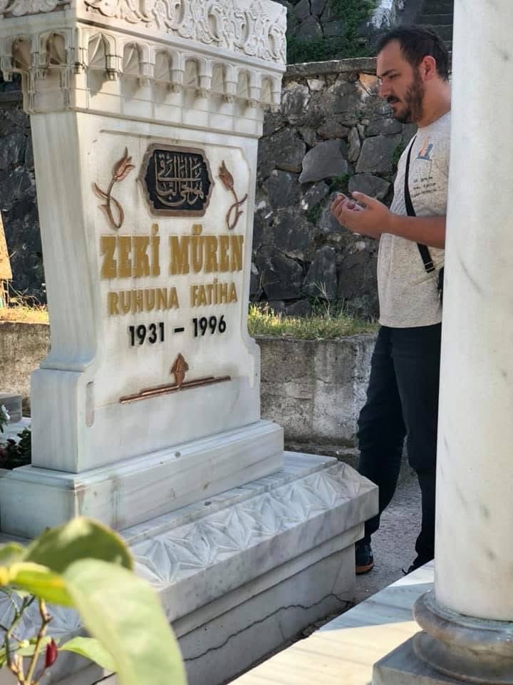 cemalituglu's tweet photo. vefatının 30. yıldönümünde sanat güneşimiz Zeki Müren’i saygı sevgi ve özlemle anıyorum #ZekiMüren #sanatgünesi https://t.co/gLqNKkKqBe