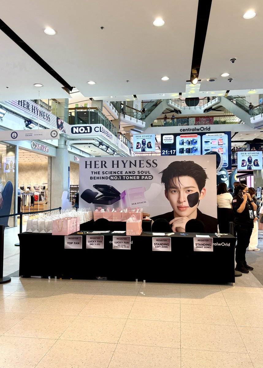 HerHynessBeauty's tweet photo. 📣 จุดลงทะเบียนสำหรับ Top Fan / Lucky Fan และ Standing Zone อยู่บริเวณด้านหน้างานนะค้า 🧡✨

📍 CentralWorld | ลาน Eden ชั้น 1
⏰ Registration: 16.30–17.30 น.
🎤 Event Starts: 18.00 น. เป็นต้นไป

เจอกันที่งานนะค้า แล้วมาสนุกด้วยกันน้า 🫶🏻

#HerHynessNo1Mask #HerHynessxPond https://t.co/DlCQlWp0B8