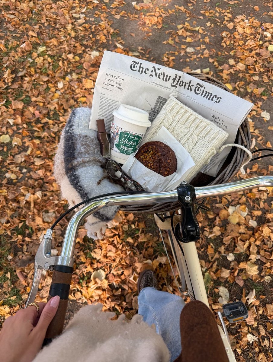pradavante's tweet photo. fall is here 🤎 https://t.co/xZZ2nXBTrR