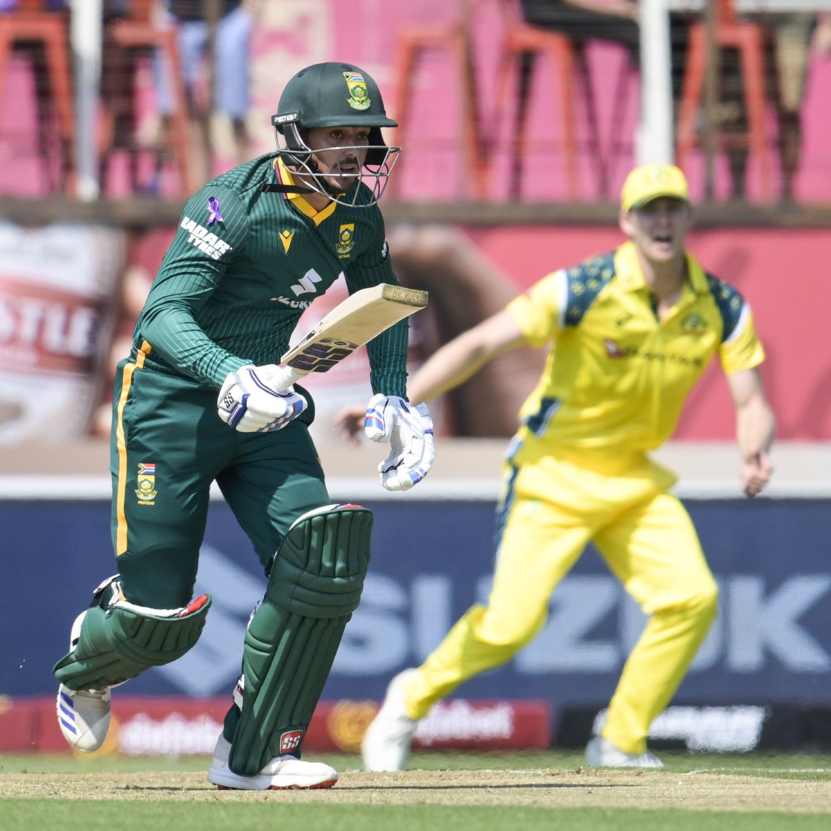 ProteasMenCSA's tweet photo. First Powerplay Done 🏏

#TheProteas reach the 10-over mark at 40/2, with the innings settling into its early rhythm against Australia. 🇿🇦

Plenty still to play for. Let's go 💪

#Unbreakable https://t.co/Abi0xO8IlI