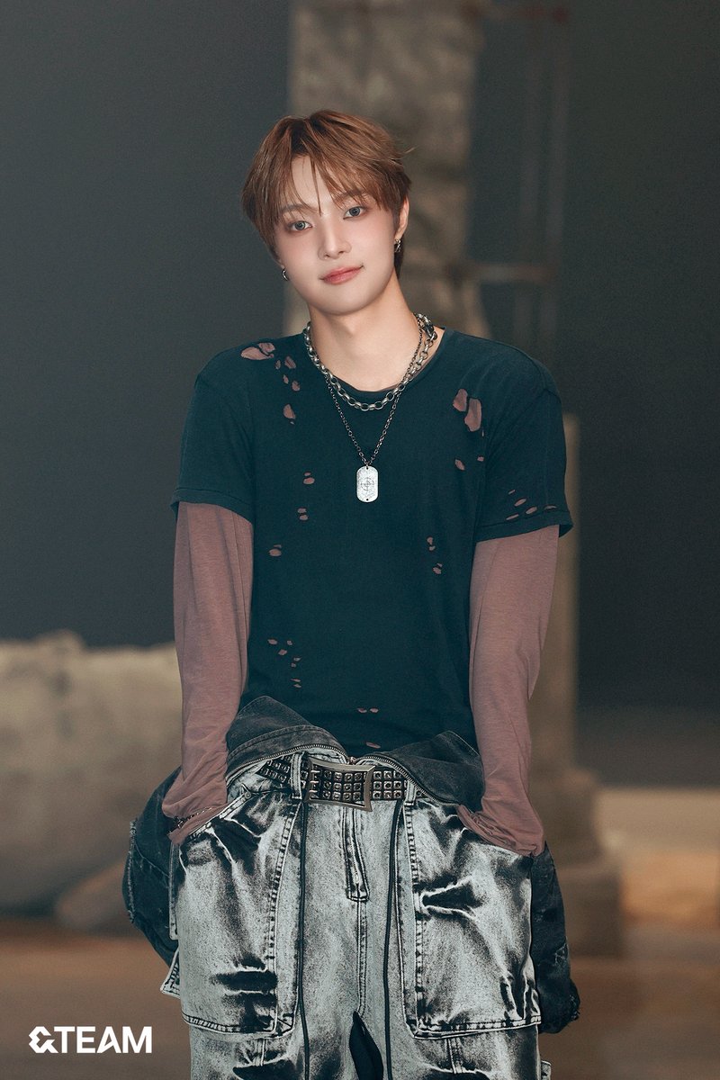 andTEAMofficial's tweet photo. &amp;TEAM 'Good Boy' MV Shoot Behind Photo

#andTEAM #앤팀 #EJ #의주
#GoodBoy https://t.co/loqbUUE9c0