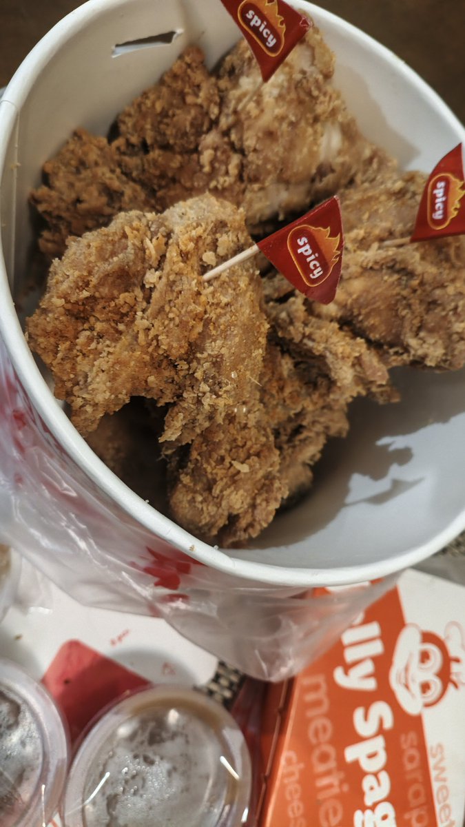 Lyronne37's tweet photo. Thank you so much #JolliFAM for sharing your love and Joy to us,Using my Egift GC from @Jollibee Spicylicious Chickenjoy craving satisfied😋🍗🚩
#AlexaIlacad https://t.co/bJEtvEfO2C