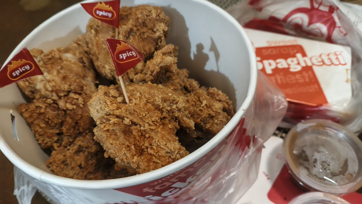 Lyronne37's tweet photo. Thank you so much #JolliFAM for sharing your love and Joy to us,Using my Egift GC from @Jollibee Spicylicious Chickenjoy craving satisfied😋🍗🚩
#AlexaIlacad https://t.co/bJEtvEfO2C
