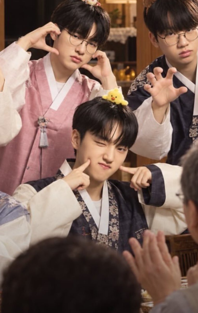 dduddubap's tweet photo. 아니 개웃기네 ㄴㄱ세요? https://t.co/p8wpNqDTZk