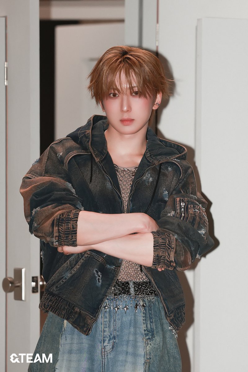 andTEAMofficial's tweet photo. &amp;TEAM 'Good Boy' MV Shoot Behind Photo

#andTEAM #앤팀 #FUMA #후마
#GoodBoy https://t.co/pAQZijnIkC