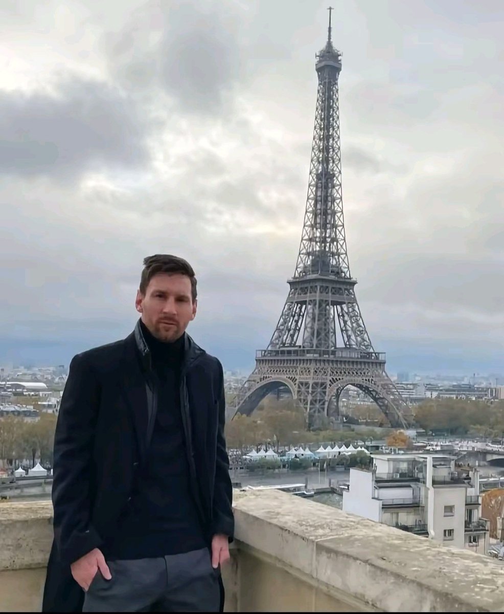 harm3t's tweet photo. I recreated this Lionel Messi picture. https://t.co/BeI4gpDfKL
