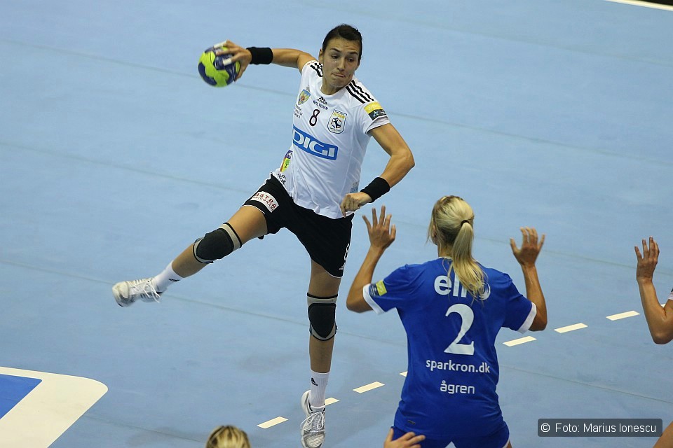 ehfcl's tweet photo. Nobody did it like 𝐂𝐫𝐢𝐬𝐭𝐢𝐧𝐚 𝐍𝐞𝐚𝐠𝐮 🤩💥

#ehfcl #CLW #handball https://t.co/Pb9qti9VzC
