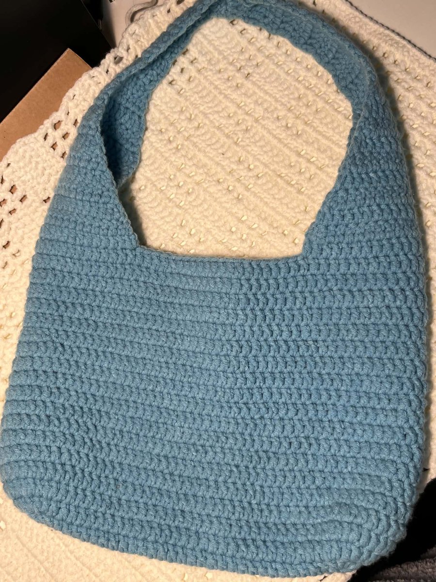 LioliMoliu's tweet photo. #กระเป๋าHandmade ถักเอง วัสดุเป็นไหม cotton milk 8ply ขนาด
กว้าง 30 cm ยาว 22 cm สายยาว 57 cm ใส่ไอแพดได้ค่ะ สีจริงอ่อนกว่าในภาพ พร้อมส่ง 200฿ รวมส่ง #กระเป๋ามือสอง #ส่งต่อกระเป๋ามือสอง #handmade #ส่งต่อกระเป๋า #ส่งต่อเสื้อผ้า https://t.co/AszhdFry0g
