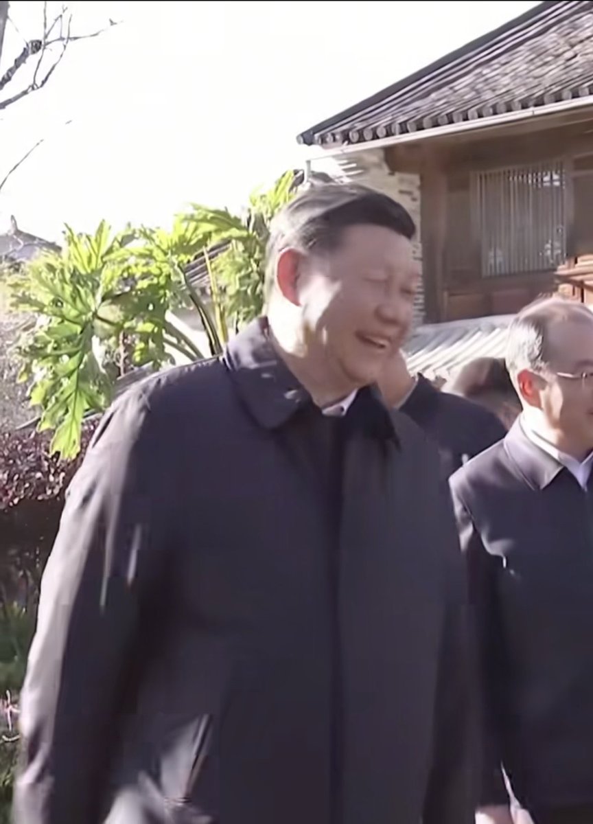 Yin415394884's tweet photo. @cult45698765 @Pragmatismo_ 面对中国各阶级普通百姓，他始终面带温暖且灿烂的笑容。 https://t.co/e5wsqXAxp5