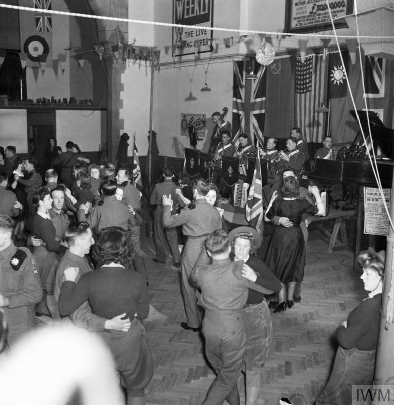 YourAnonCentral's tweet photo. Look at these people out partying at the nightclub, right in the middle of a war https://t.co/H0dCc7ciem