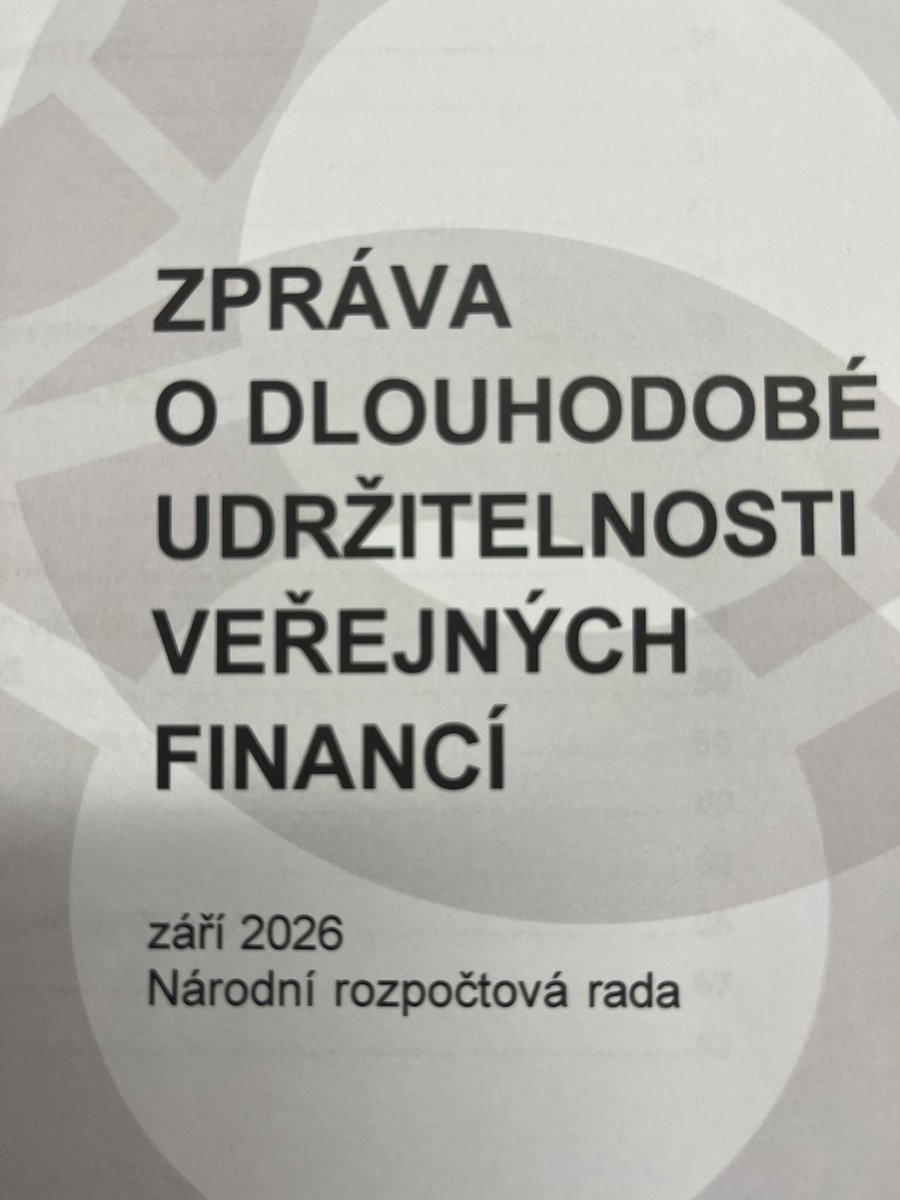 VacDol's tweet photo. Česká televize I v nových časech drží pravidlo, že živě na ČT24 v 11 hodin vysílá tiskovou konferenci Národní rozpočtové rady v čele a Mojmírem Hamplem, kde uslyšíme jiný pohled na státní rozpočet, než že je nejlepší na světě, proinvestiční, udržitelný a myslící na naše lidi… https://t.co/BpYEc2Zy2C