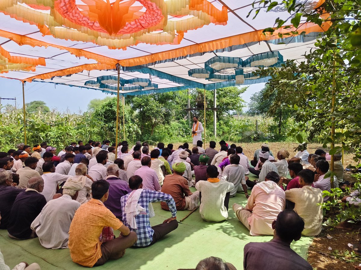 KANTILALGARASI8's tweet photo. पंचायती राजचुनाव को लेकर ग्राम पंचायत सारण सरपंच उम्मीदवार होने के नाते मेरे गृह निवास सारण में देवतुल्य जनता का आशीर्वाद प्राप्त हुआ। https://t.co/1ihzluP7pt