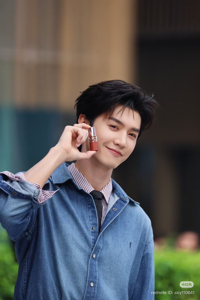 xcutiekittyx's tweet photo. 260924 YSL BEAUTE in Guangzhou 💄

Raw zheyuan always the best! 😻💙

#ChenZheyuan #陈哲远 https://t.co/17fPG3VHgd