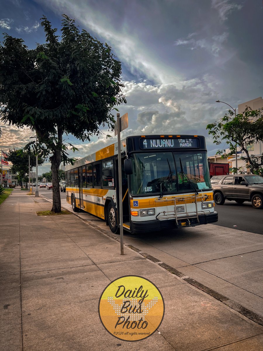 DailyBusPhoto's tweet photo. TheBus Route 4 - Nu‘uana via UH Mānoa (Unit 261) at stop 858 in front of the McCully-Mō‘ili‘ili Public Library.
#Photograghy #TheBus #HOLOWithUs #Hawaii #GILLIG
Please join the Oʻahu Transit Riders! Subscribe to our email newsletter at the link!
https://t.co/7MCfEbw0gV https://t.co/5xcEEuNfnq