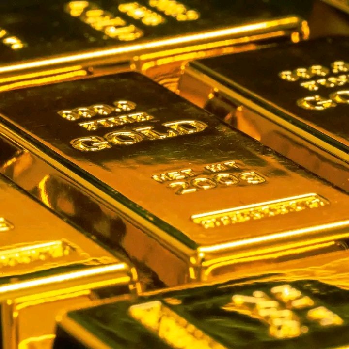 Othman6902's tweet photo. LATEST: 📊 K33's Vetle Lunde says "BTC still has room to catch up with gold and equities," noting Bitcoin's drawdown has been shallower than those in the 2013, 2017, and 2021 bear markets. https://t.co/ujq7r4n2xx