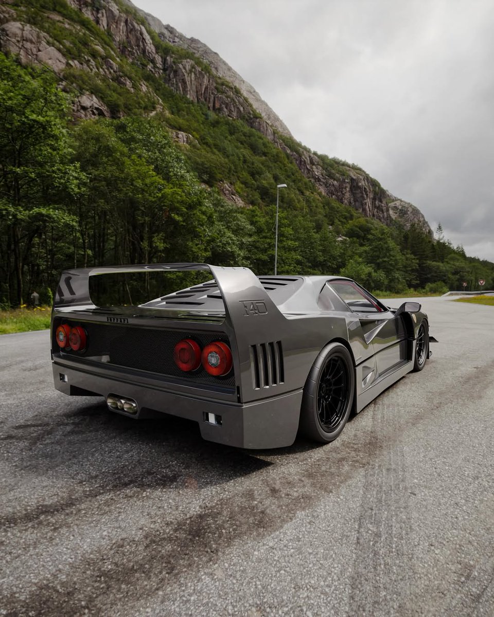 ApexDistrictX's tweet photo. Some cars are built for speed. Others are built to strike fear.

An analog spirit, racing DNA, and a stance that defies all rules.
This is not just a Ferrari interpretation…
It is, quite literally, a track weapon.
Ferrari F40 LM✨✨✨ https://t.co/3G2bGMtMgp
