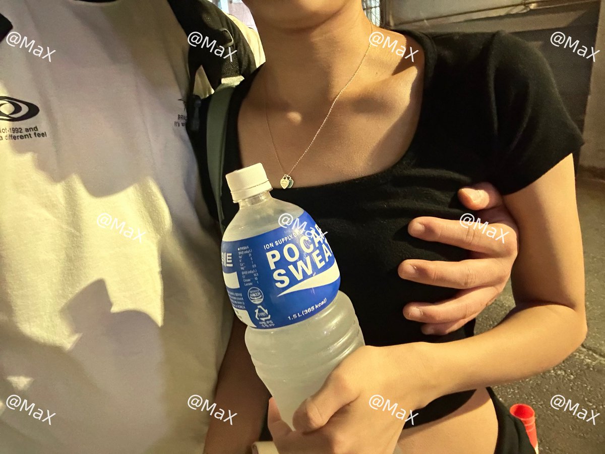 MaX18624's tweet photo. 건오일까? https://t.co/Fn146eneTg
