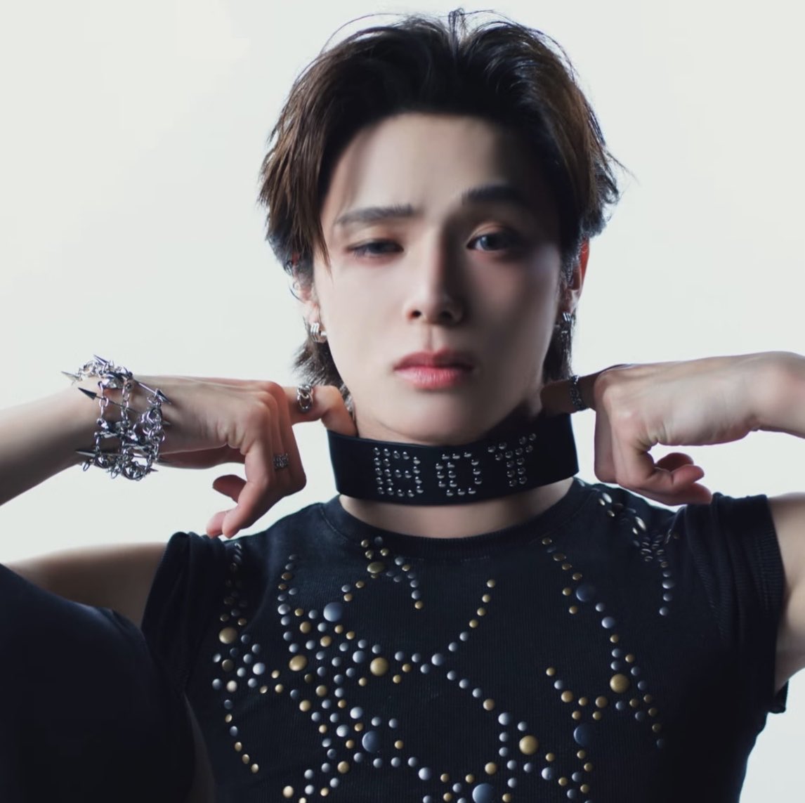 nikeisuki's tweet photo. kei with the good boy collar LORD- https://t.co/Lcm6PrAOga