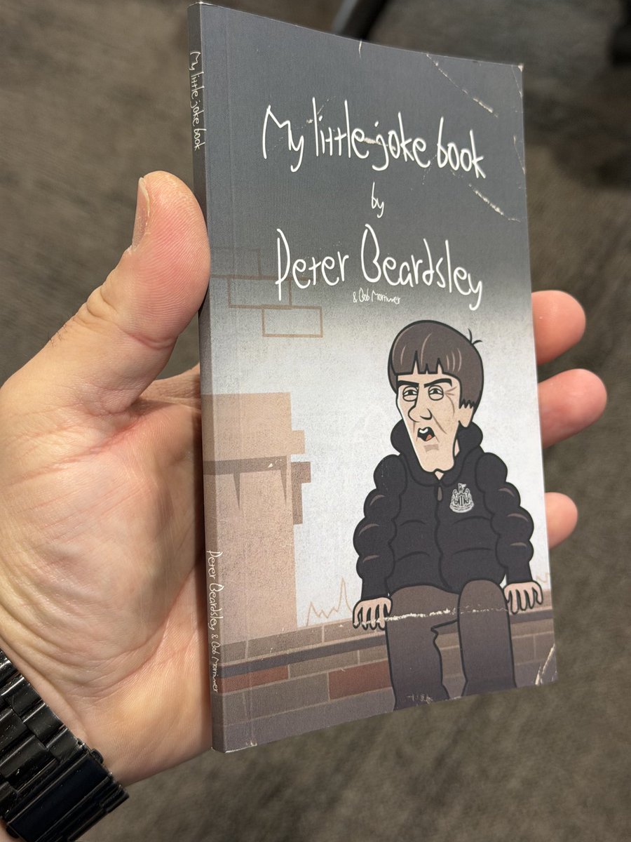 Robritchie409's tweet photo. @AthleticoMince @RealBobMortimer 
Incredibly sad that mince is coming to an end. It has provided me (and the family) with a lot of laughs over the years. So much so that I had peters little joke book made for a a few family stocking fillers. https://t.co/2c5BKHXMWv