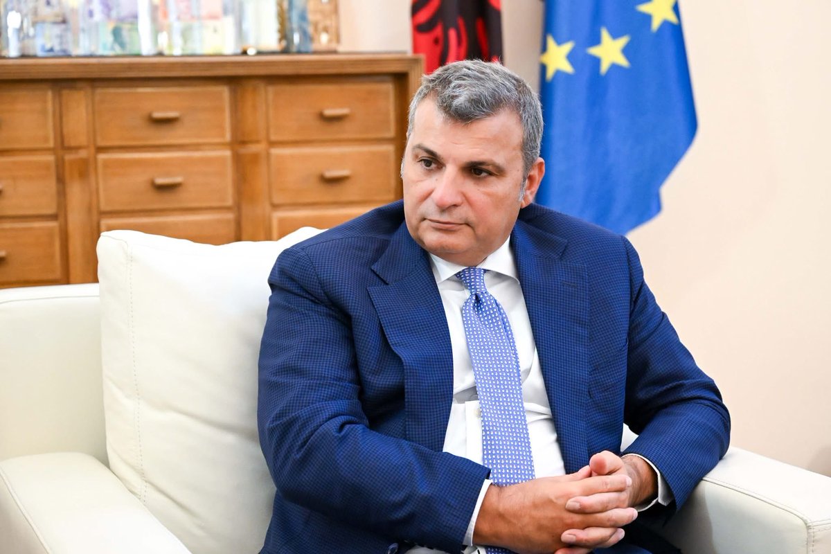 UNDPAlbania's tweet photo. Our @RandiDavisUNDP had a forward-looking exchange w/ Governor of @bankashqiperise on how both institutions can work tgth to build a more resilient,inclusive &amp;sustainable economy.Climate-related risks,digital literacy,SME access to finance&amp;path towards EU standards, topped agenda https://t.co/0cfoZqUFZu