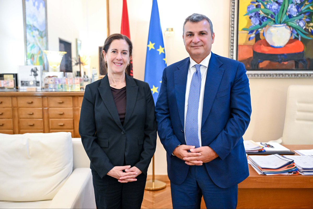 UNDPAlbania's tweet photo. Our @RandiDavisUNDP had a forward-looking exchange w/ Governor of @bankashqiperise on how both institutions can work tgth to build a more resilient,inclusive &amp;sustainable economy.Climate-related risks,digital literacy,SME access to finance&amp;path towards EU standards, topped agenda https://t.co/0cfoZqUFZu
