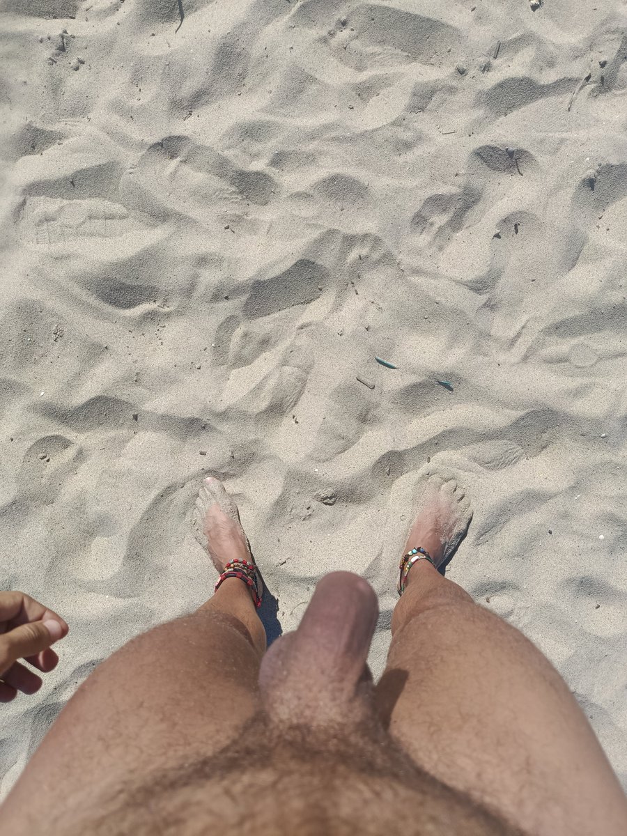TheRealBentDick's tweet photo. 😉😏⛱️🌊 https://t.co/xEjsvCGiPj