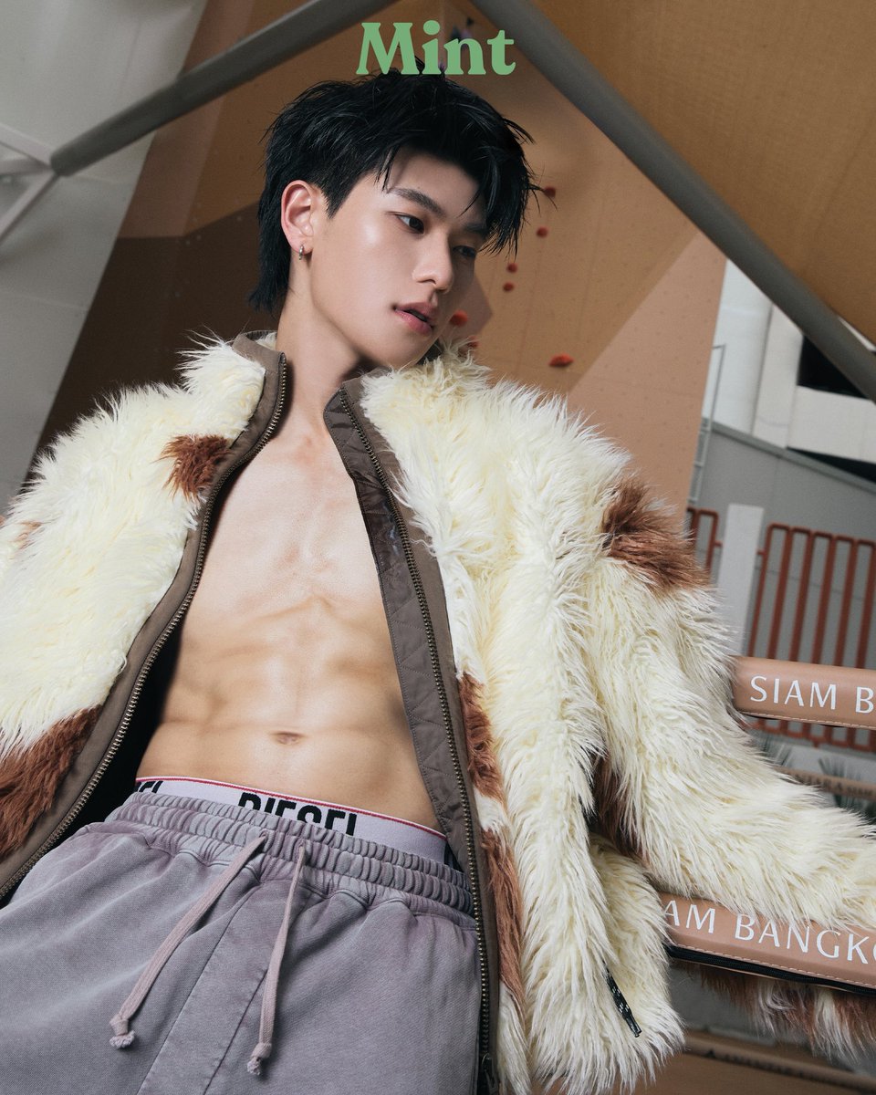 OPENLABEL_TH's tweet photo. พบกับ ‘ออฟโรด กันตภณ’ ใน #MintSixPack 💪🌼
ติดตามได้ใน #MintVol36 @mintmag_th 

เซอร์ไพรส์ครับคุณแม่~ 😆
#OFFROADxMintSixPack
#OFFROAD #ออฟโรด https://t.co/VHtD2JUr4A