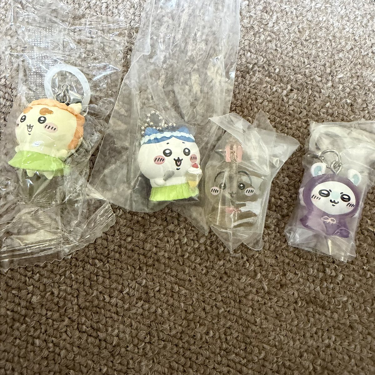6yuq4u's tweet photo. ちいかわ ガチャ 交換

求 くりまんじゅう or 買取

譲 シーサー ハチワレ うさぎ モモンガ

可能な方お願いいたします(＞＜) https://t.co/SEFtQjDxWt