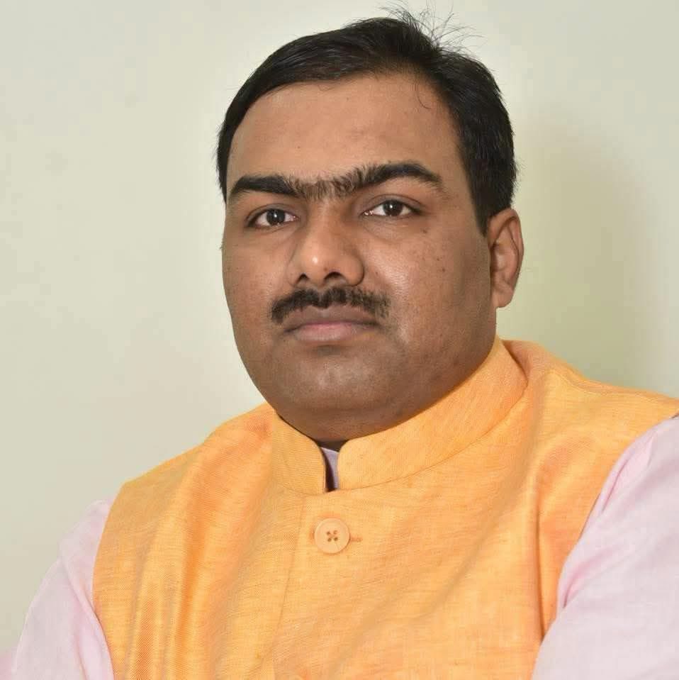 MPBJYM's tweet photo. मध्यप्रदेश भाजपा के संगठन महामंत्री के रूप में नवीन दायित्व हेतु आदरणीय श्री @chshekharbjp जी को हार्दिक बधाई एवं अनंत शुभकामनाएं।

पूर्ण विश्वास है कि आपके कुशल मार्गदर्शन एवं संगठनात्मक अनुभव से भाजपा मध्यप्रदेश का संगठन और अधिक सशक्त होगा तथा निरंतर प्रगति के नए आयाम स्थापित करेगा।

@BJP4India @BJYM @BJP4MP @DrMohanYadav51 @Hkhandelwal1964 @drhemangjoshimp @shyamtailorsjr