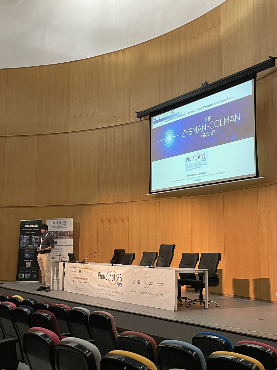 photocat26's tweet photo. 🤩 WOW! What an incredible first session of the day!
So many amazing talks, exciting science, and fascinating results! 🧪✨
A huge thank you to all our speakers for sharing their work with us! 👏🙌
#Photocat2026 https://t.co/CkM0z9Q4tw