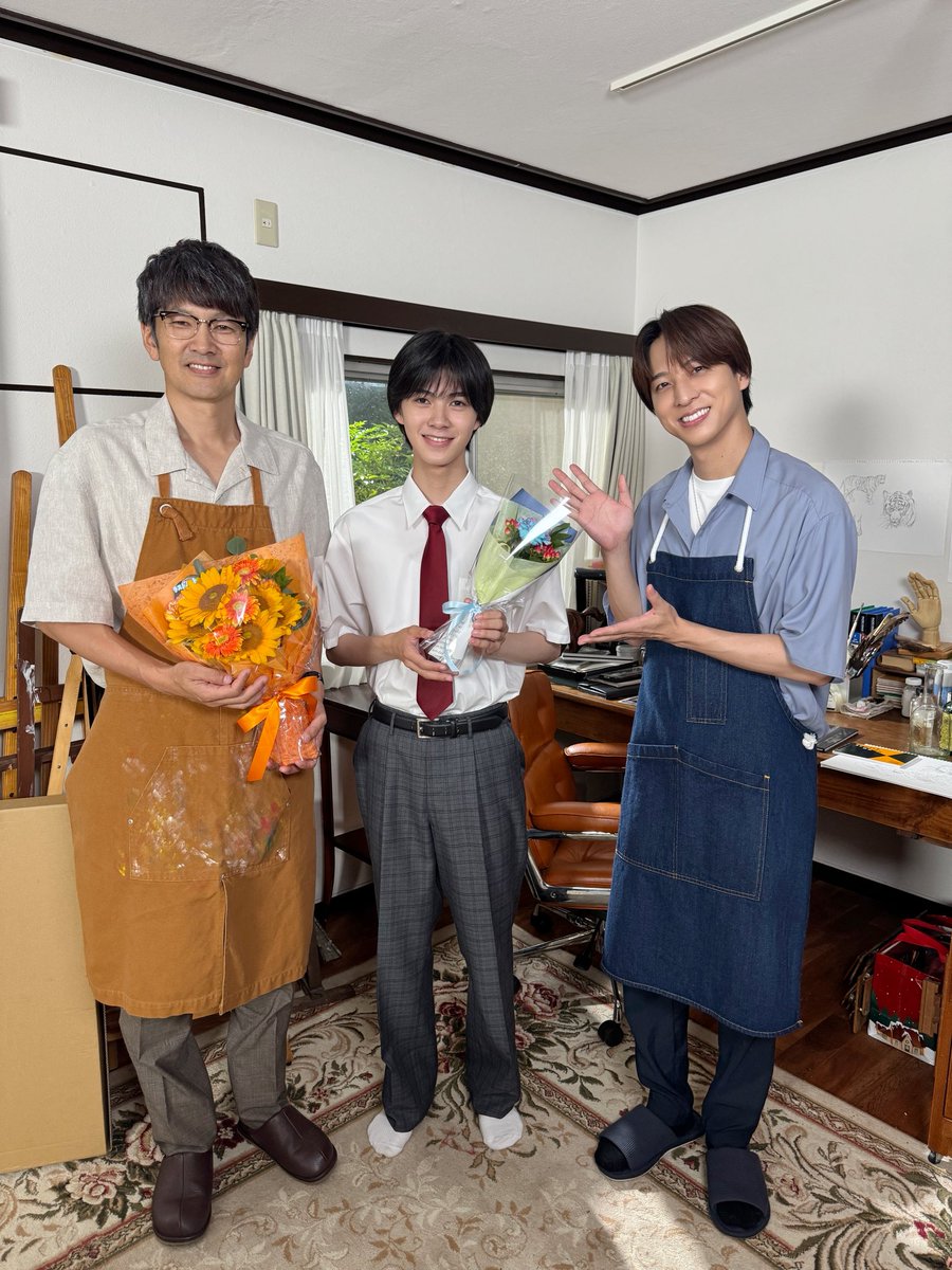 lastnote_fujitv's tweet photo. ꒰ オールアップ ꒱ 
⁡
絵画教室の先生 二宮慶太郎を演じた
#丸山智己 さんと
絵画教室の生徒 斎木煌を演じた
#白鳥晴都 さんのオールアップのお写真です💐
ありがとうございました🌟
⋆┈┈┈┈┈┈┈┈┈┈┈┈┈┈⋆
#TVer 1〜3＆最終話無料見逃し配信中⟡.·
https://t.co/BewDxvR81J
#寺西拓人 
フジテレビ木曜劇場『#ラストノート』